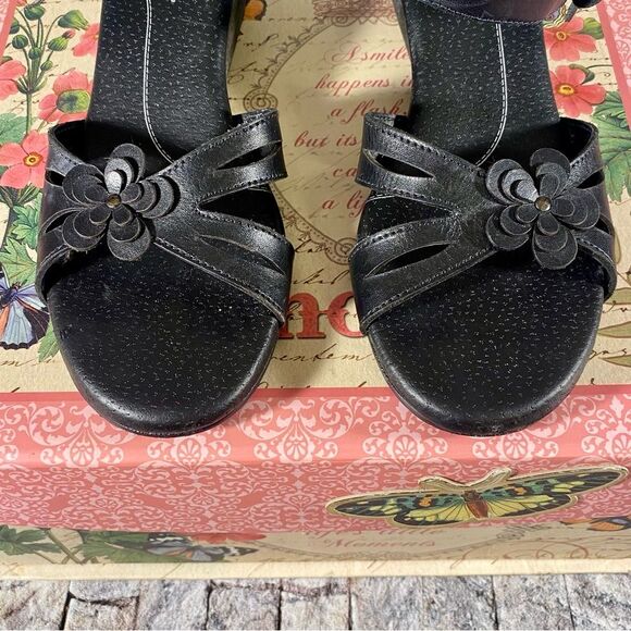 Rose Petals by Walking Cradles Black Leather Sandals Size 7 Sling Backs - Picture 2 of 9